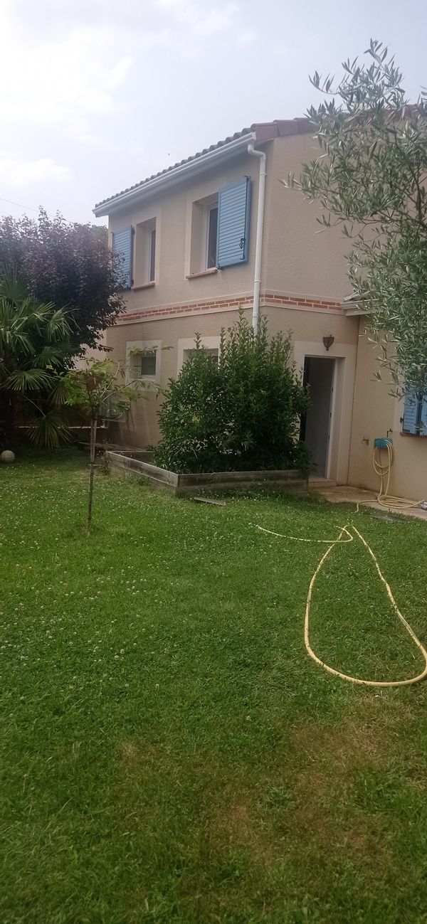 Maison familiale, proche du centre ville d'un village de charme en toscane occitane.