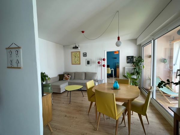 Appartement avec vue imprenable sur le puy de Dôme et un beau parc au pied de l’immeuble.