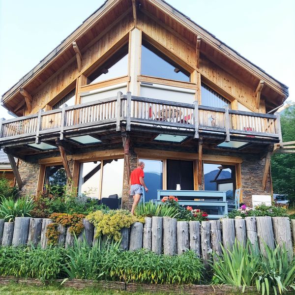 Rez de jardin dans maison  avec vue splendide sur le massif des Écrins