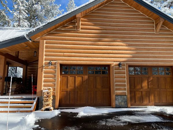 World famous ski country mountain retreat cabin in Northern California Sierras for up to 6 people