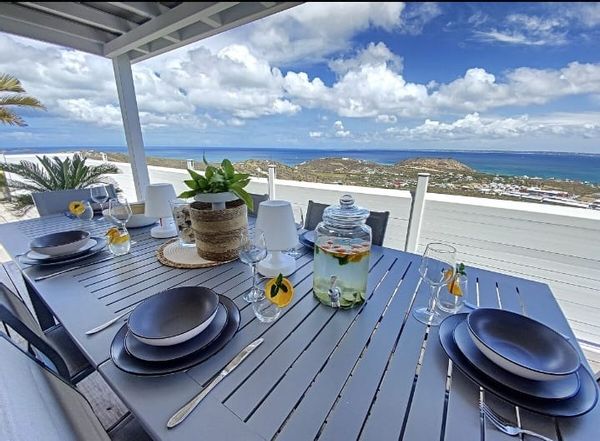 La maison de Michael et Jennifer vue mer à 180° à 5mn de la plage