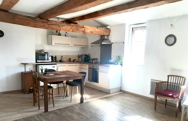Appartement cosy au coeur d'une petite ville charmante et chargée d'histoire entre Toulouse et Albi