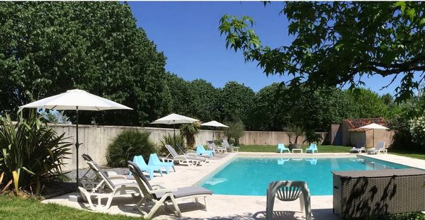 Maison de charme de 300 m2 à 30 min de La Rochelle, 45 min de l'île de ré.