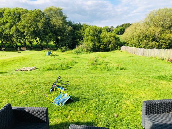 Maison au coeur de Plouhinec à moins de 15 minutes en vélos des plages.