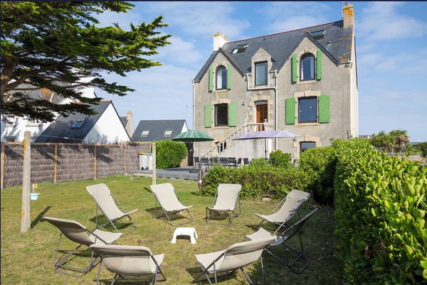 Bretagne Vue mer, vaste villa au calme, 250m de la mer, du GR 34, petit port de pêche, plages, surf