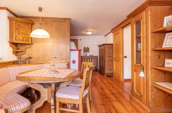 Casa montane nelle Dolomiti, con magnifica vista sul Monte Pelmo, luminosissima e molto accogliente.