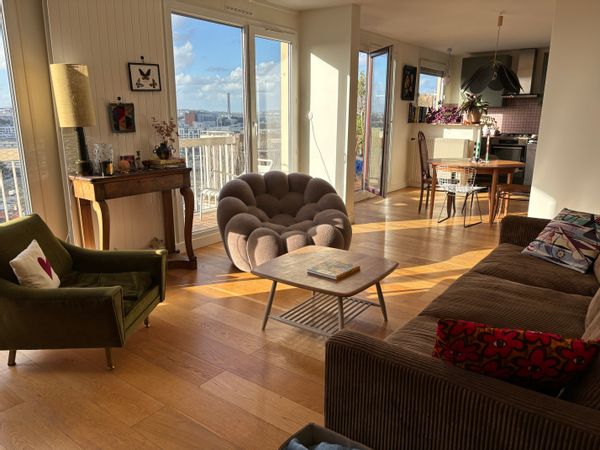 Appartement lumineux et soigneusement décoré, à 300m de Paris et des puces !