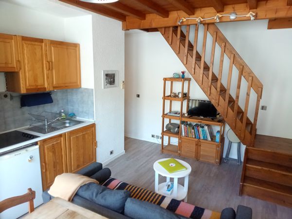 Appartement en duplex 49 m² avec 3 chambres, idéal pour 4/5 personnes, au bord du lac de Fabrèges.