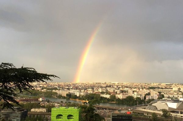 Une vue magnifique sur Lyon, le Mont Blanc et les levés de soleil☀️