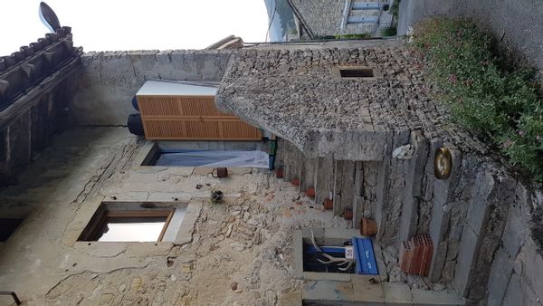 Maison simple, sobre et calme