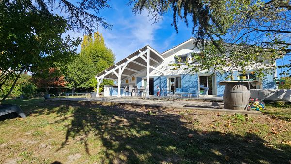 Maison agréable au cœur de Bazas et idéalement placée à côté du célèbre vignoble de Sauterne
