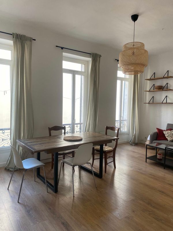 Un appartement lumineux, calme, spacieux et moderne en plein coeur de Marseille