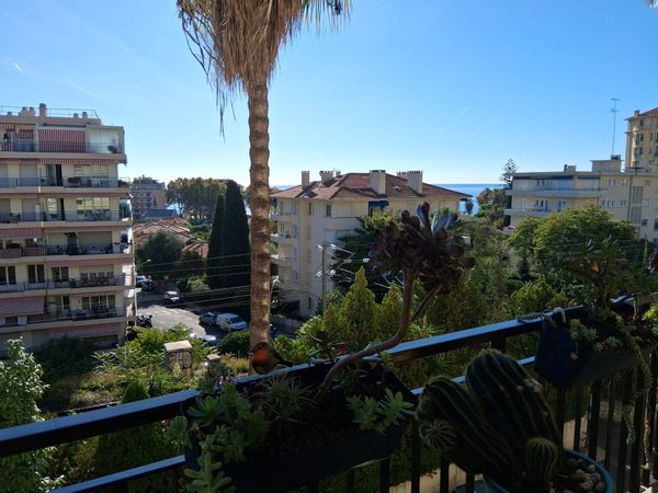 L'appartement de Irena  Au centre ville, à 5 min de la plage, vu sur la mer et montagne.