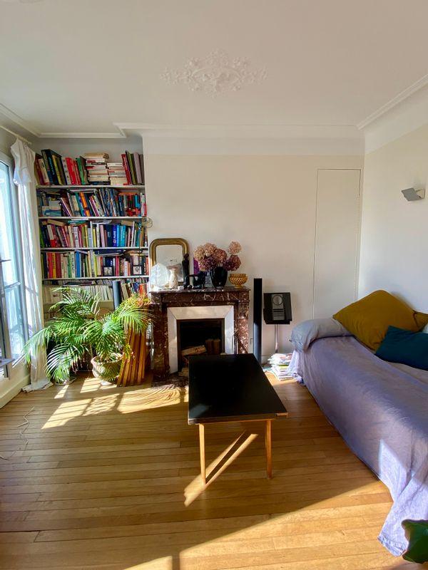 Bright, authentic & cosy flat with balcony : live the parisian way