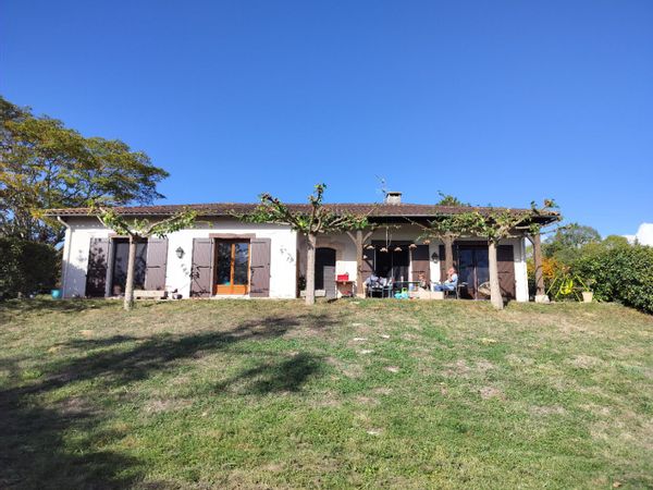 La maison d'Axel, Charlotte et Jeanne