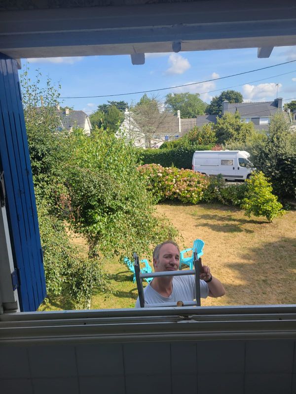 Anneiz, le nid, est à 50m de l'une des plus belles plages de Bretagne. La plage de Kermor.