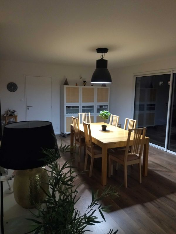 Maison récente en bord de mer