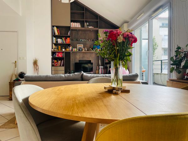 Appartement de 3 pièces avec terrasse ensoleillée au cœur du quartier familial de Montchat à Lyon.