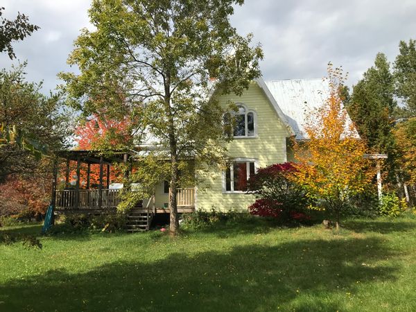 Maison de trois chambres sur le Mississipi