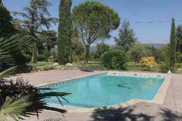 Mas provencal à 10min à pieds de l'Isle sur la sorgue et 20min en voiture de Gordes ou Avignon