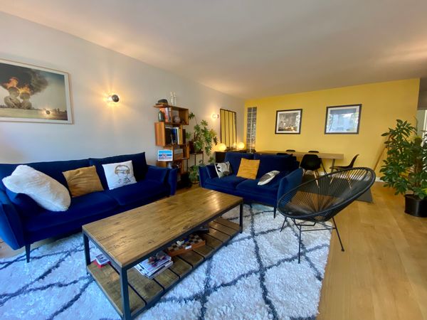 Spacious 3 bedrooms flat 2 min away from Paris