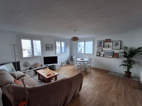 Maison entre ville et mer