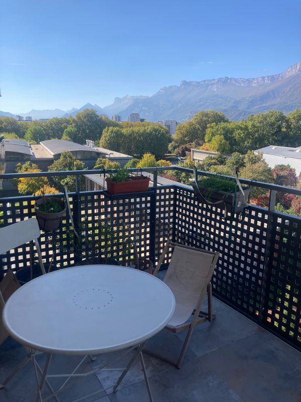 Petit cocon familial au milieu des montagnes