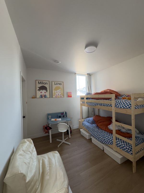 Chaleureux appartement sur deux étages bien adapter pour des familles de jeunes enfants.