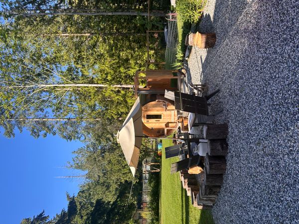 Modern, family friendly, coastal retreat: walking distance to beach + backyard sauna