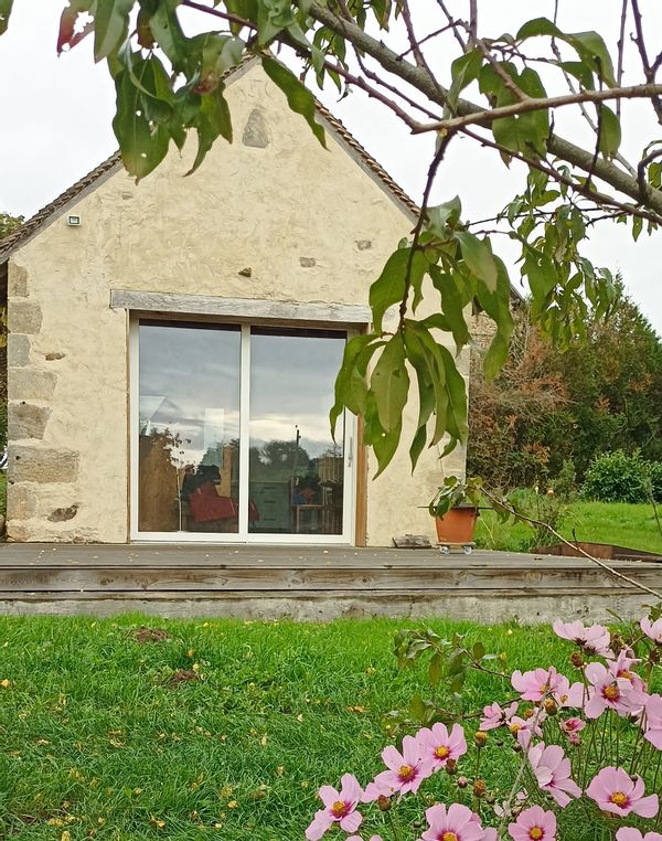 une jolie cabane dans le jardin