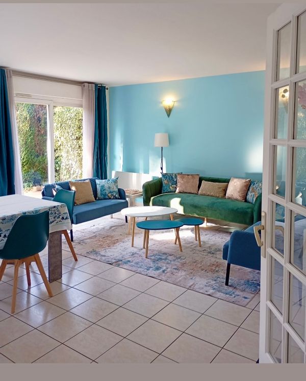 Maison & Jardin a 5 km du Chateau de Versailles, a 10 km de Paris, a 1km des Haras de Jardy (golf)