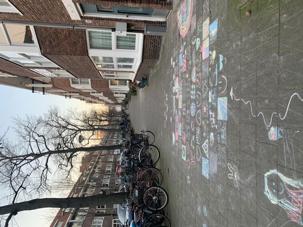 Very typical & kids-friendly 2-floor apartment in Amsterdam West with 3 balconies !