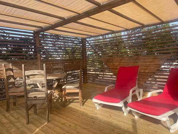 Emplacement idéal pour visiter l'île mais aussi profiter des grandes plages du Parc Naturel