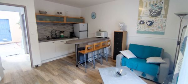 Joli Studio à Claira près de Perpignan, avec piscine, terrasse, barbecue, parking. 7 kms des plages