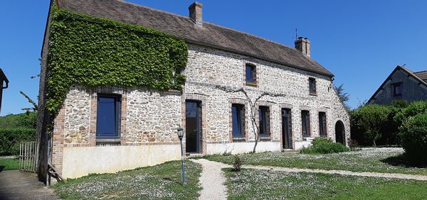 Fermette Bourguignonne à la campagne