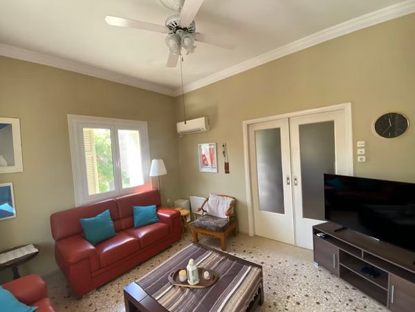 5 min. metro ride to Akropolis, Spacious family home, clean & sunny near playgrounds and squares