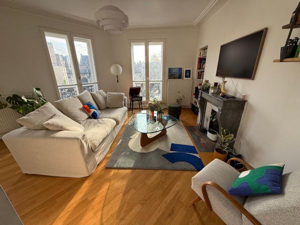 Appartement 2 chambres, chacune a salle de bain, très spacieux et agréable dans le coeur de Paris.