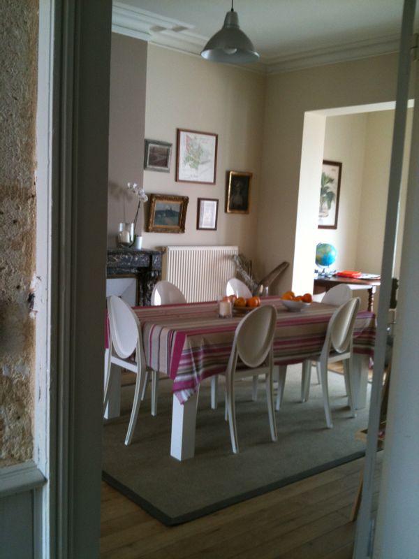 Jolie maison bordelaise en pierre (140m2 avec jardin très calme)