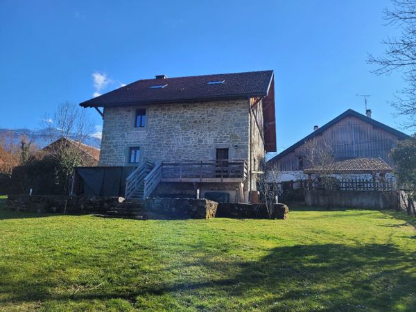 Maison entre Annecy et Genève, en montagne
