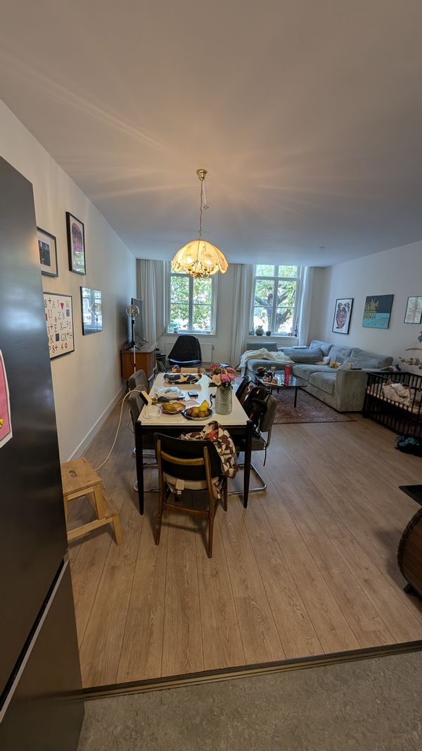 Oudegracht: 2-bedroom apartment on Utrecht's main canal, with own werfkelder