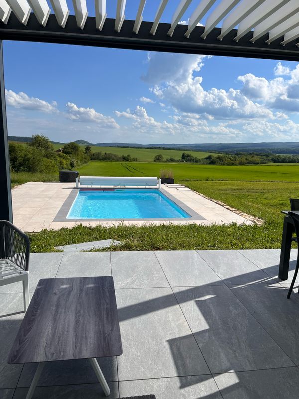 Gevrey Chambertin à 5 minutes : maison moderne 100 m2 avec piscine, entièrement clos