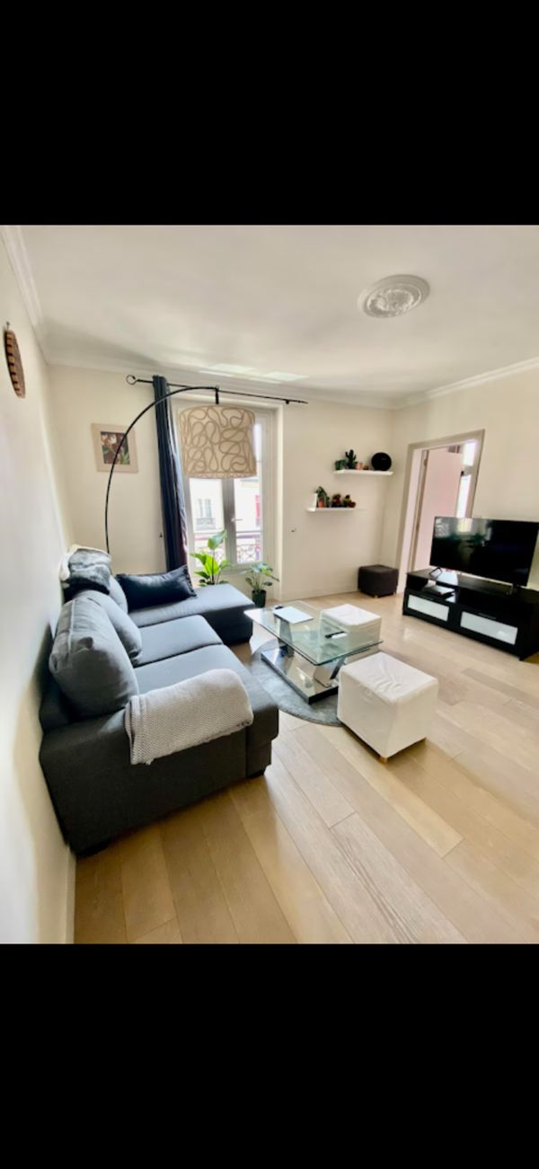 Appartement T2 au Coeur d'un quartier animé de Paris