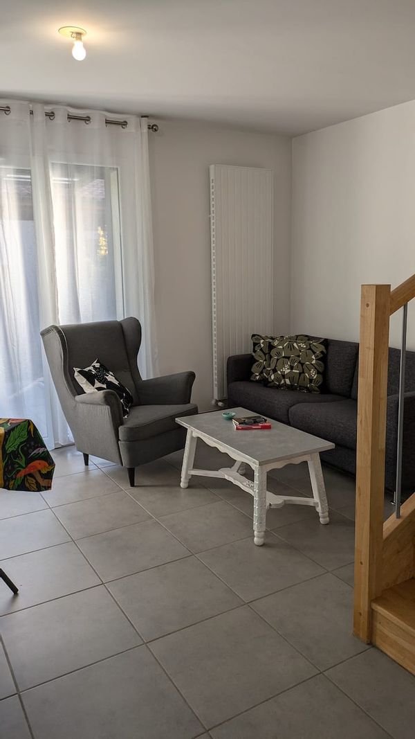 Maison récente au calme, proche de tout, avec double parking privé