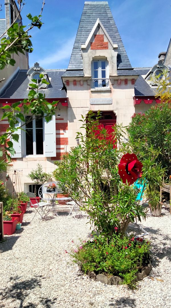 Le Chalet des Fleurs pied a terre idéal pour découvrir La Rochelle et sa région.