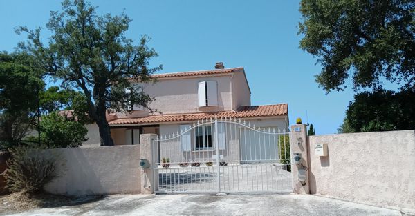Maison au calme à 10 minutes des plages et proche des sites touristes de la côte d'Azur