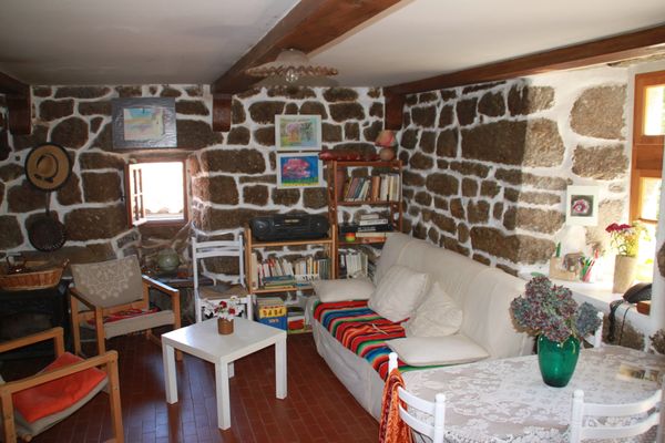 Maisonnette avec 2 chambres en pleine nature au bord d'un ruisseau