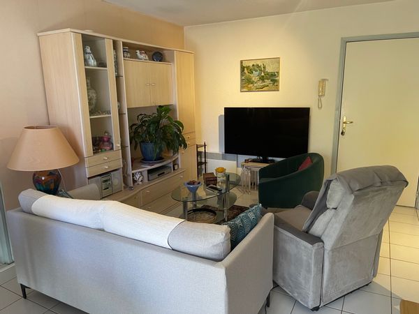 Appartement Centre Lourdes pour découverte à pieds. La voiture reste garée. Simple et confortable !