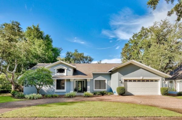 Destin Golf Community Getaway with Pool!