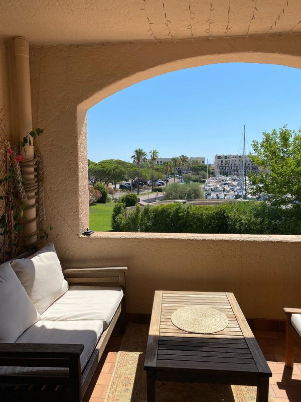 Studio au bord de la marina