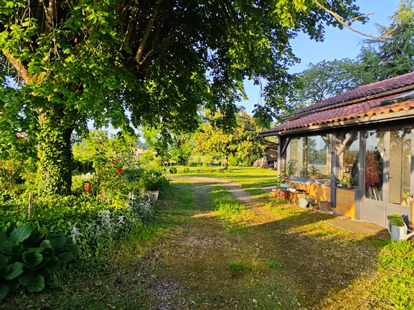 Maison de 90m² au calme avec grand jardin (15 min de St Emilion et 35 min de Bordeaux en voiture)